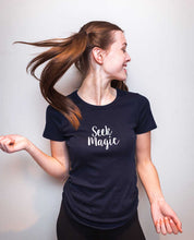 Cargar imagen en el visor de la galería, Silkiss T-Shirt Organic Cotton "Seek Magic"